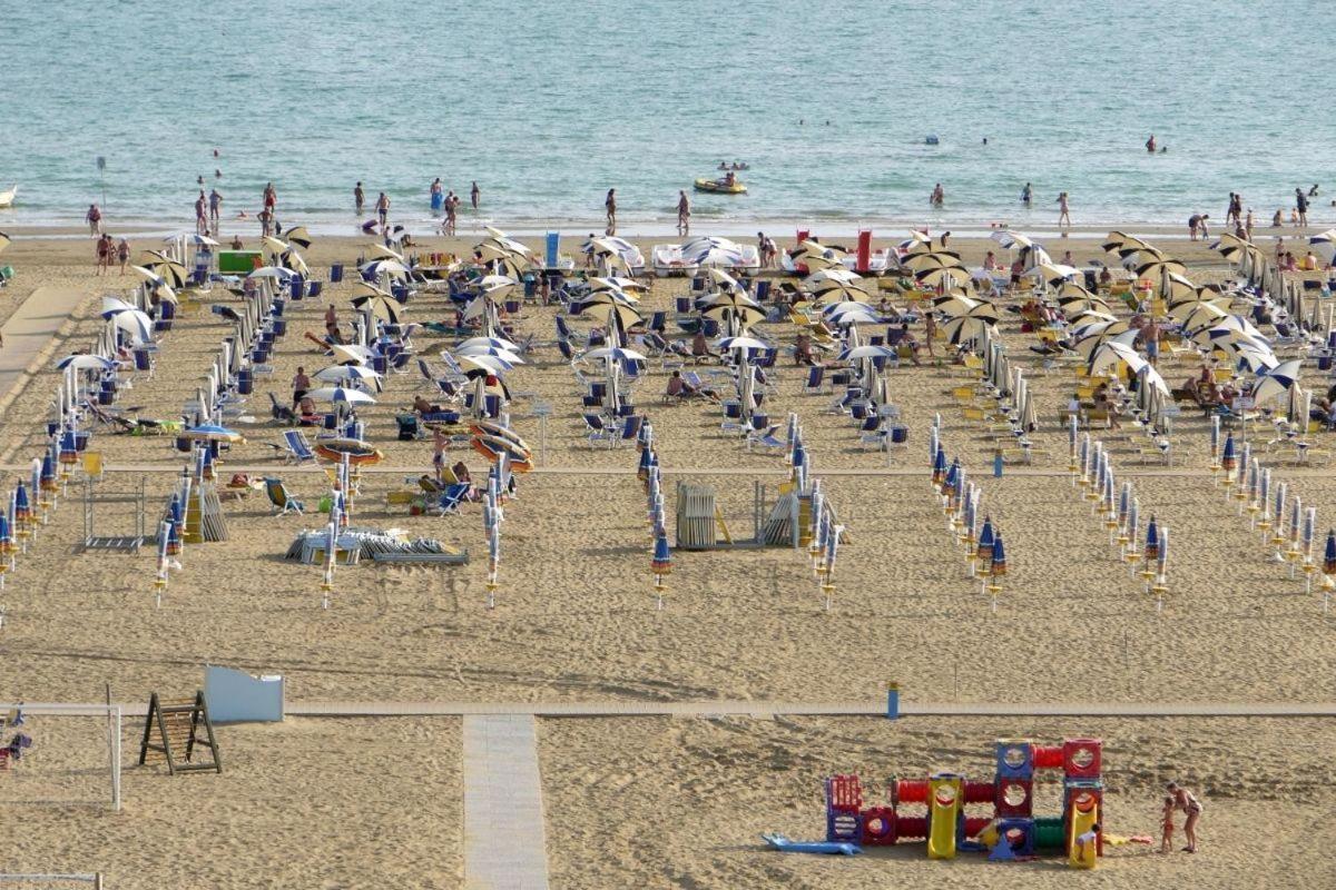 Hotel Lido Bibione Beach Екстериор снимка