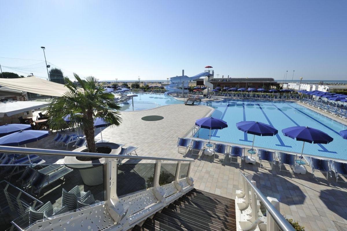 Hotel Lido Bibione Beach Екстериор снимка