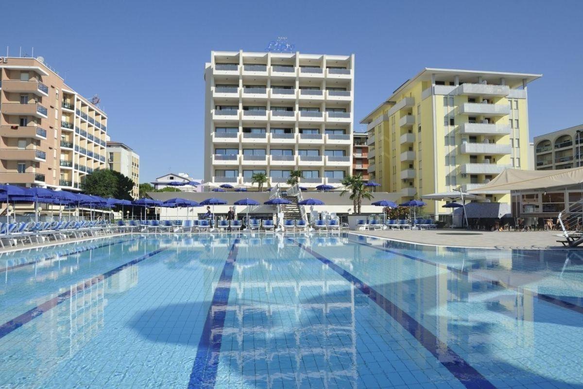 Hotel Lido Bibione Beach Екстериор снимка