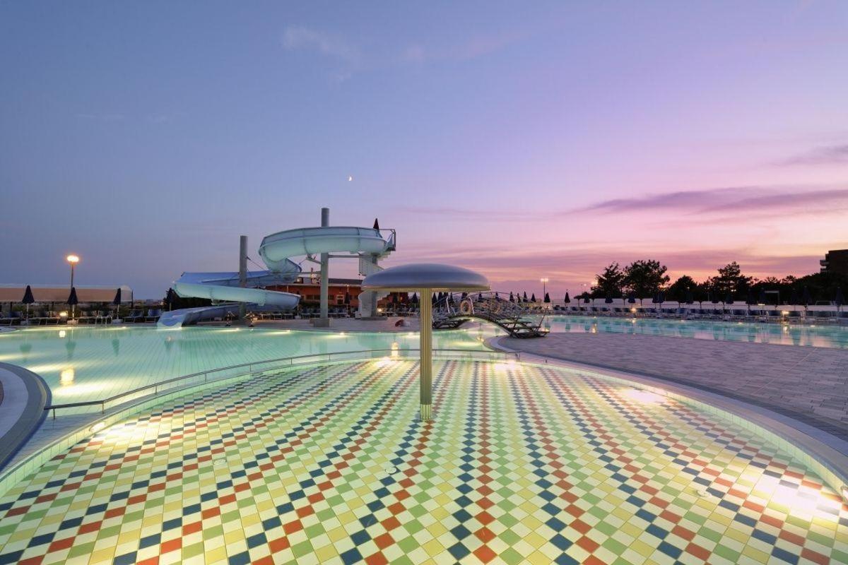 Hotel Lido Bibione Beach Екстериор снимка