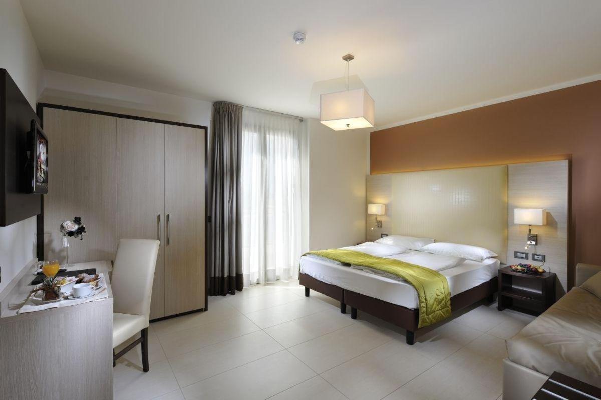 Hotel Lido Bibione Beach Екстериор снимка