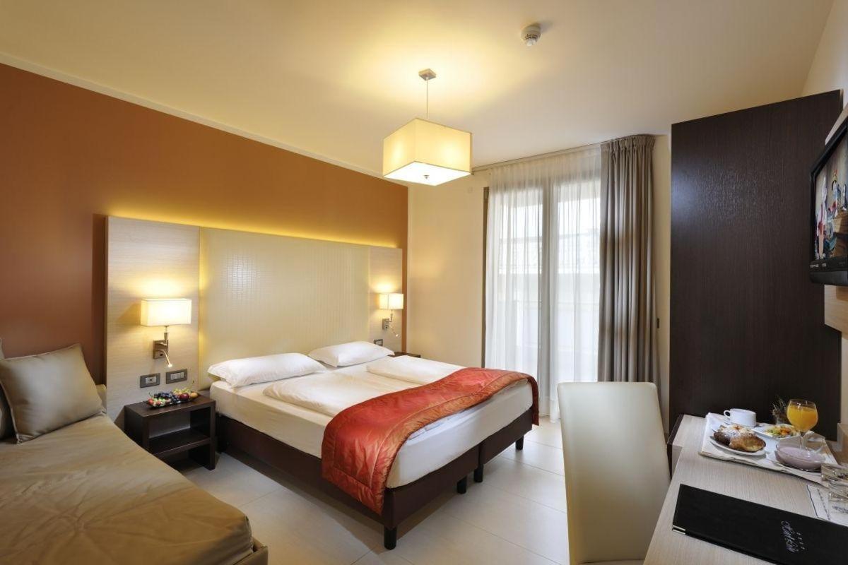 Hotel Lido Bibione Beach Екстериор снимка