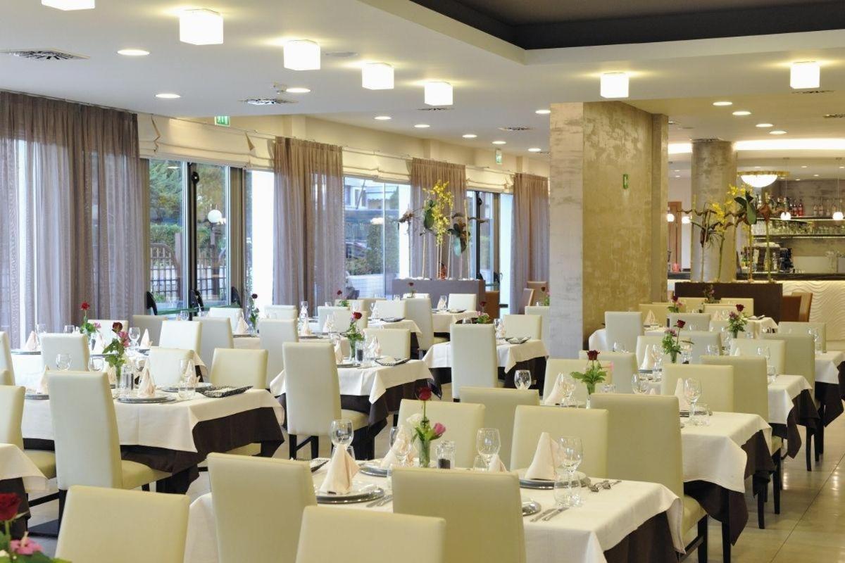 Hotel Lido Bibione Beach Екстериор снимка